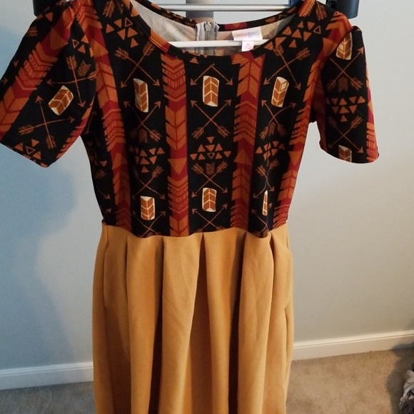 LuLaRoe Dresses & Skirts - LulaRoe Amelia dress